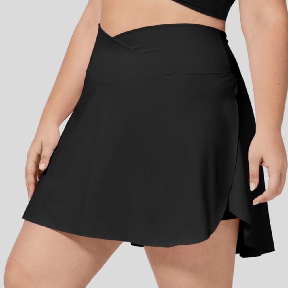 HALARA Black Skort with Asymmetric Hem